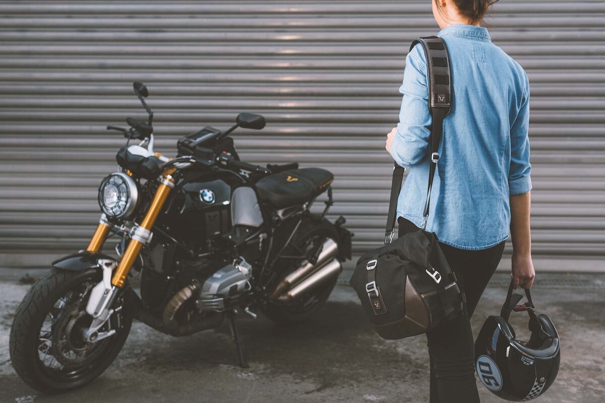 SW-Motech Legend Gear Schultergurt LA4 Black Edition für LT1/LT2, LR1/LR2, LS1/LS2, LC1/LC2