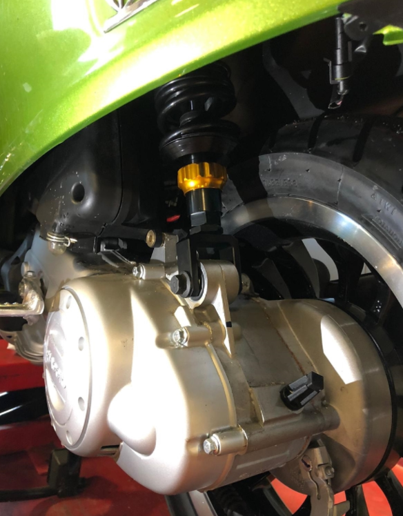 Stoßdämpfer "Black Edition", hinten für Vespa Primavera/​Sprint 50ccm 2T/​4T, schwarz matt