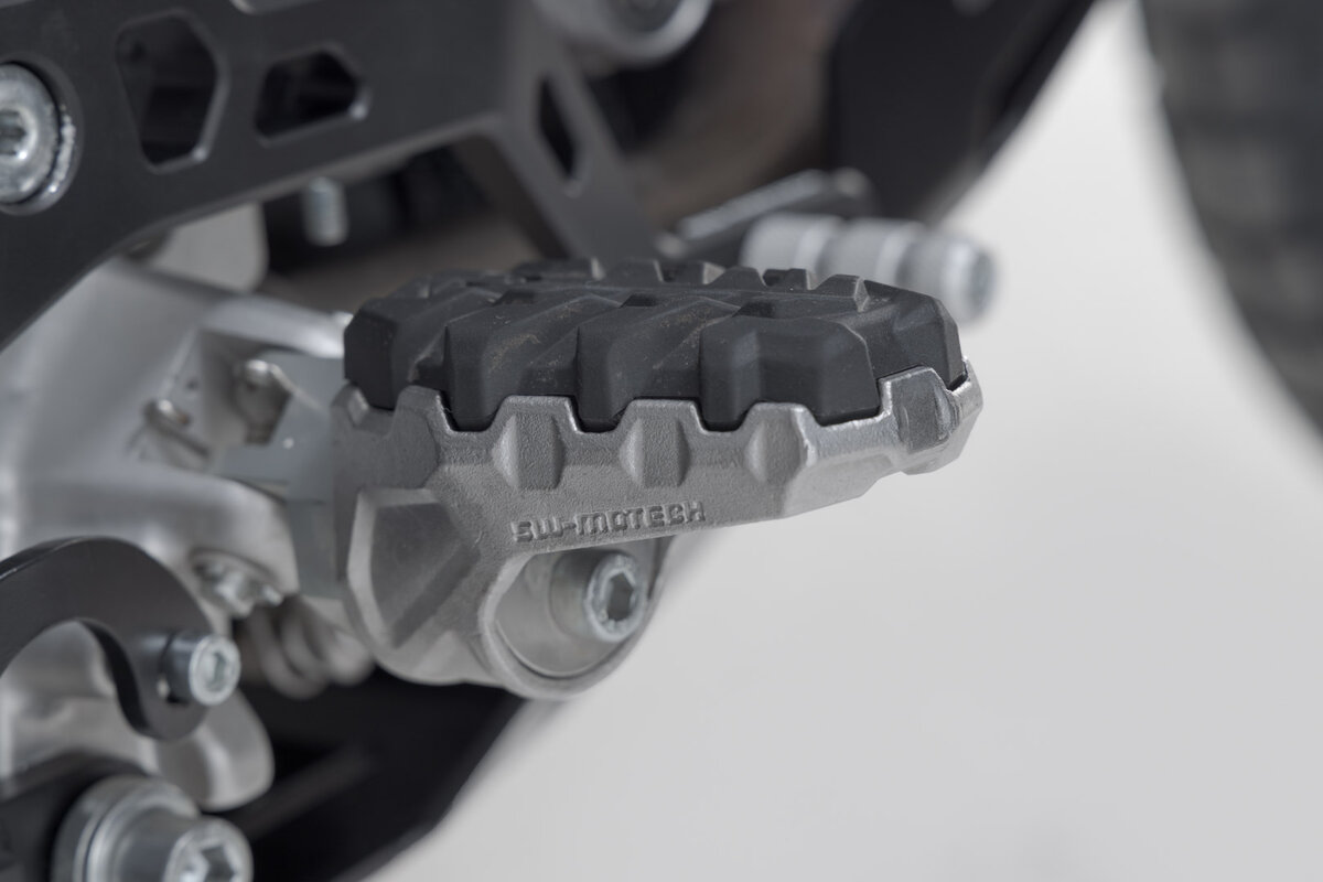 SW-Motech Verstellbare Fußrasten EVO, Edelstahl, für Ducati DesertX