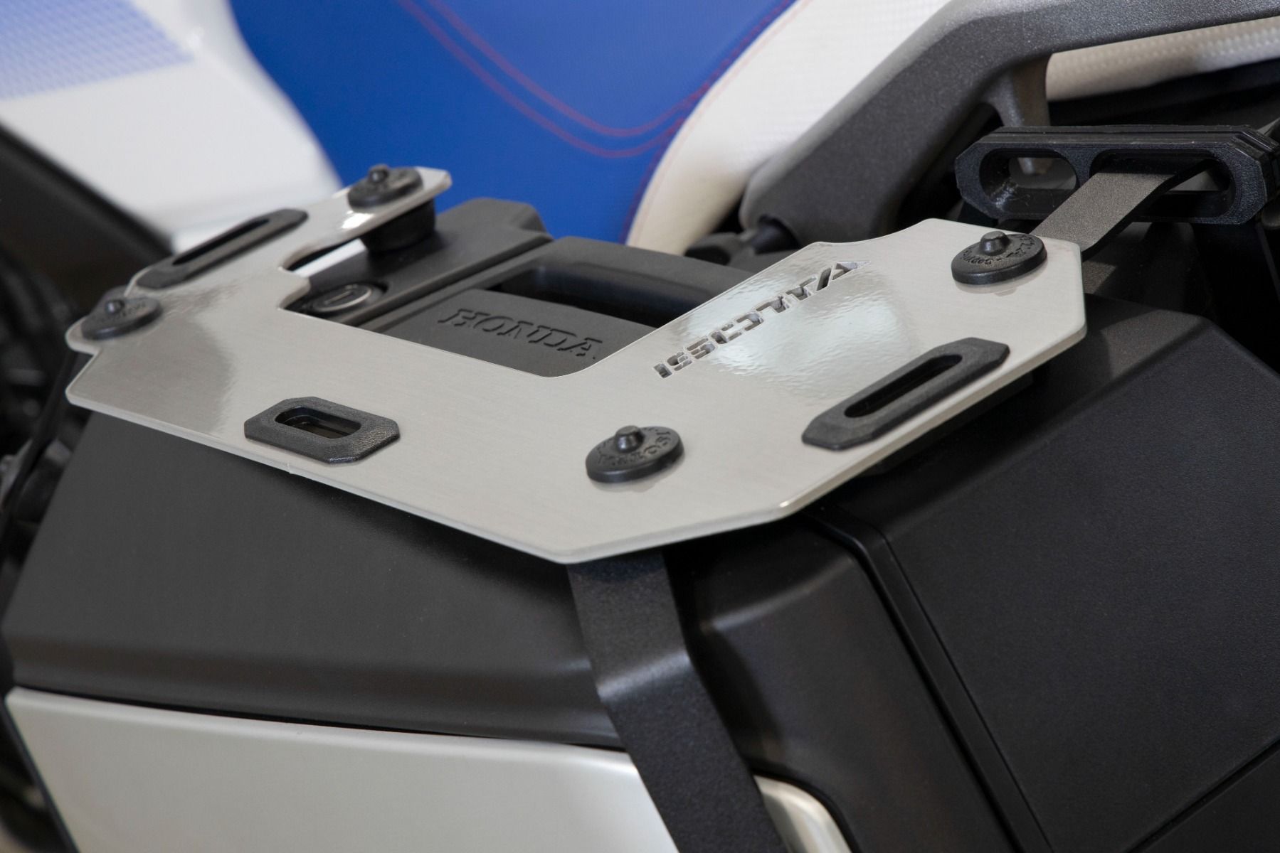 Gepäckträger für Seitenkoffer XL 750 Transalp /NT 1100 /ADV 750 /NC 750 X, Alu gebürstet poliert