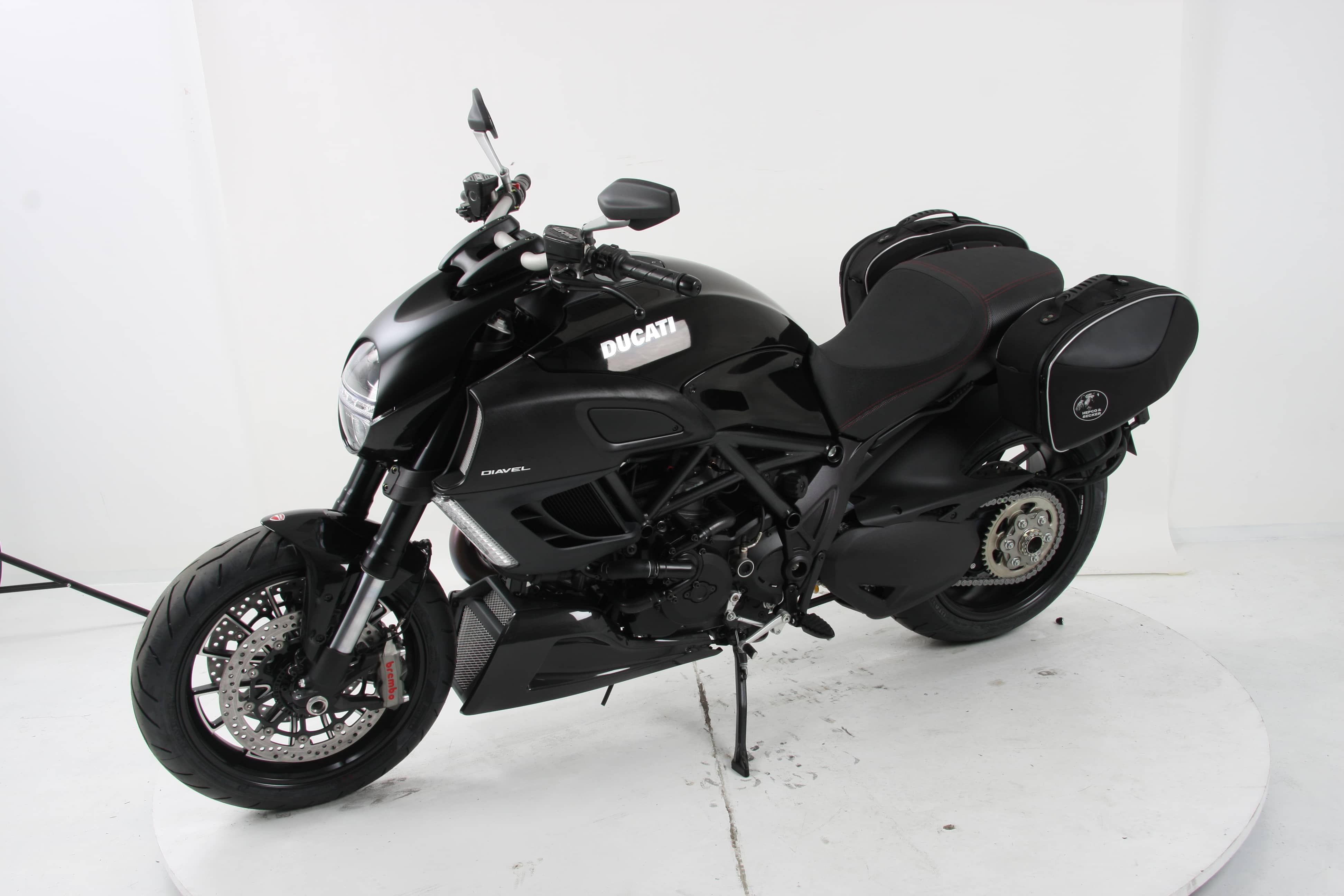 C-Bow Seitenträger schwarz für Ducati Diavel 1200 (11-18) Hepco & Becker