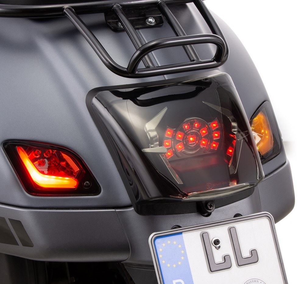 Blinker Kit vorne & hinten für Vespa GTS/​GTS Super/​GTV/​GT 60/​GT/​GT L ('03-'13), getönt