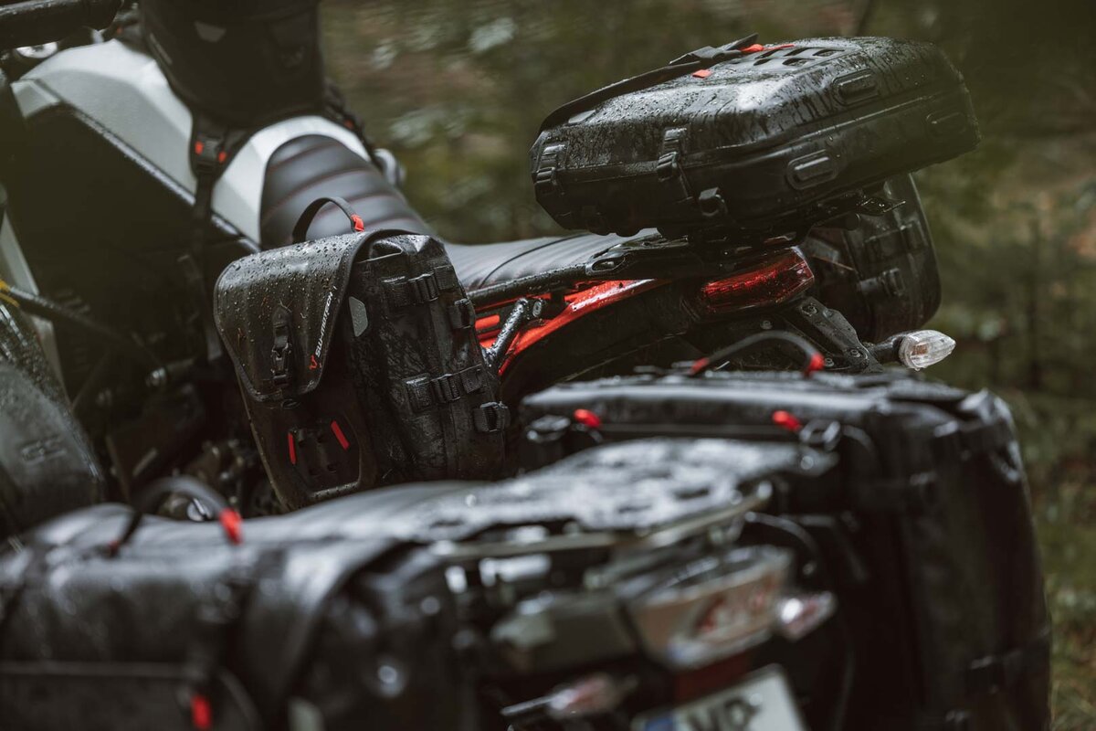 SW-Motech SysBag WP M mit Adapterplatte für SLC Seitenträger links