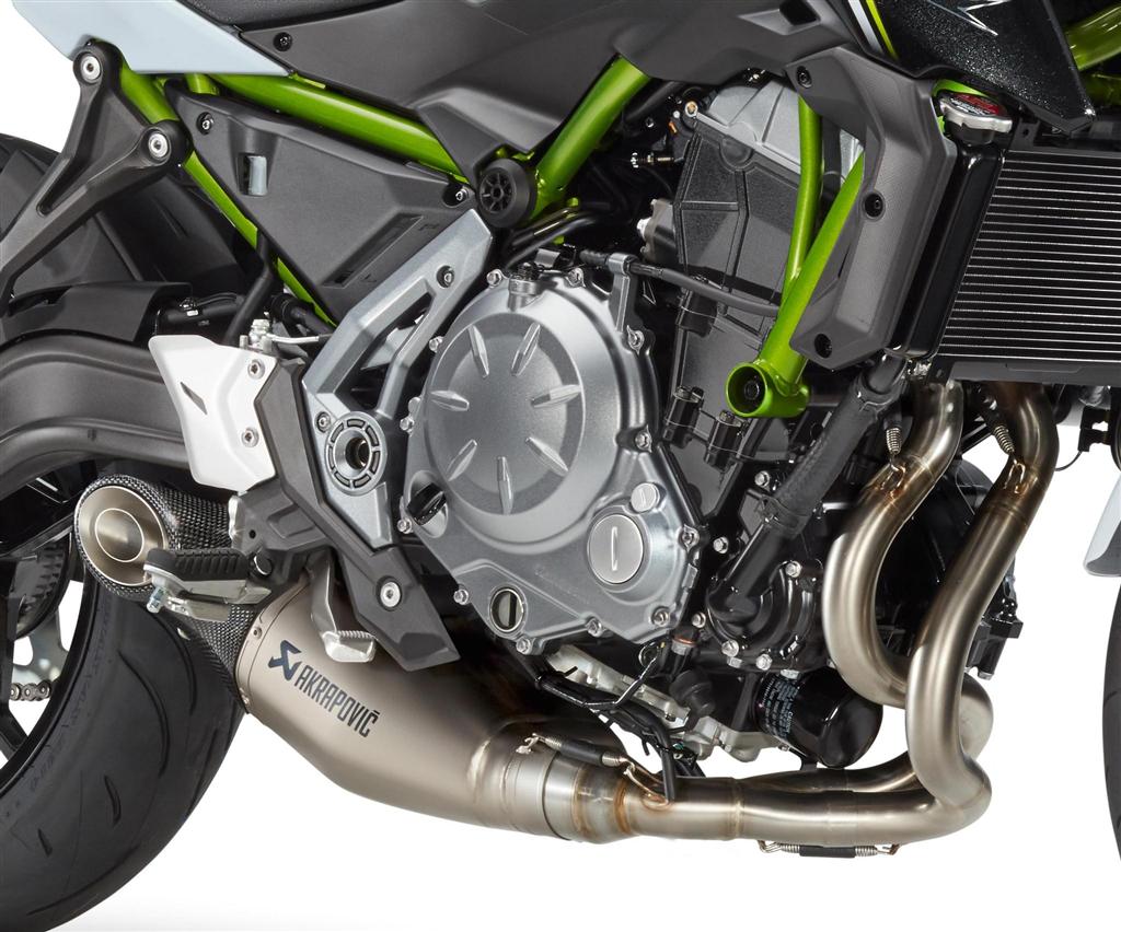 Titan Komplettauspuffanlage Akrapovic für Kawasaki Ninja 650 /Z 650 (17-23)