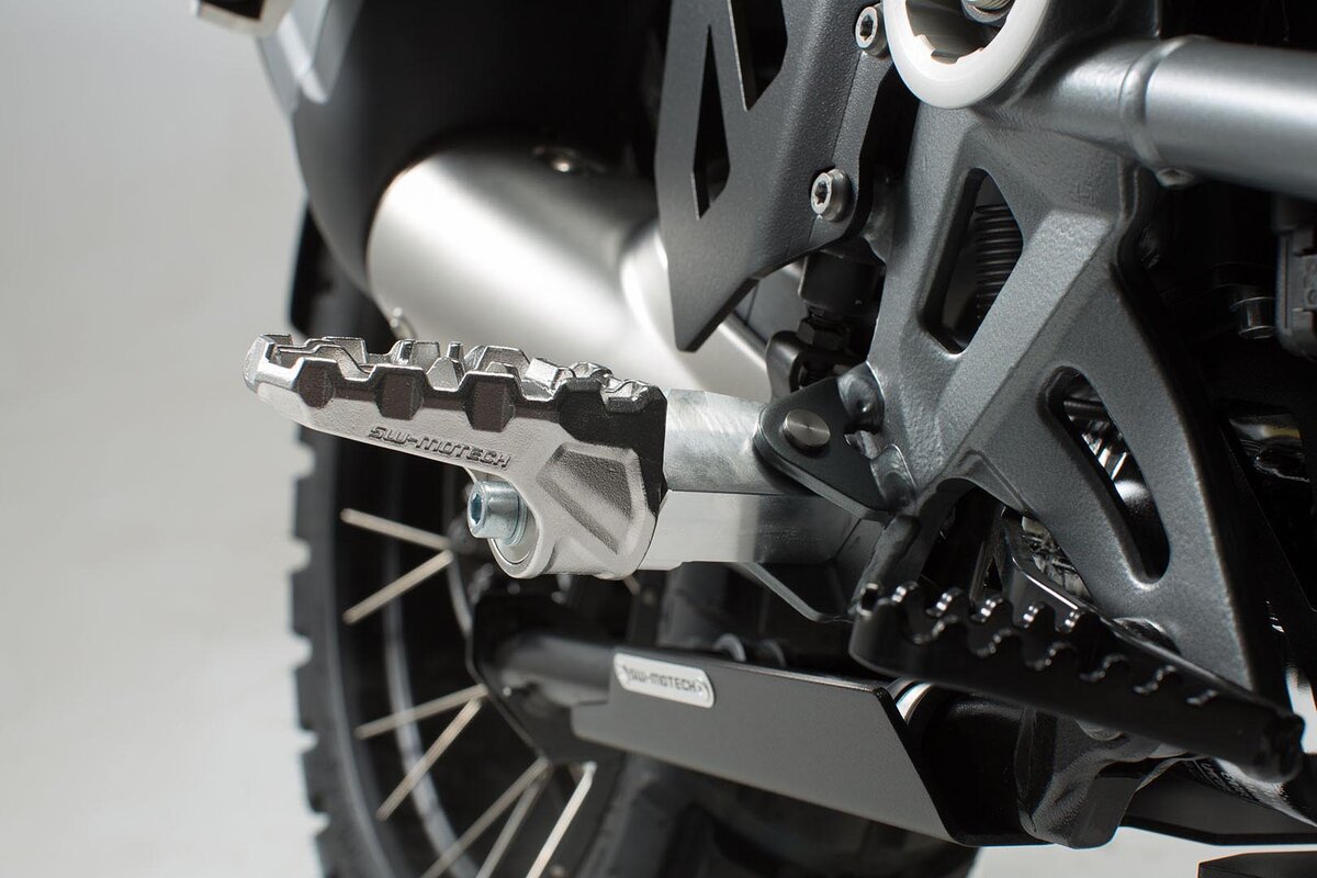 SW-Motech Verstellbare Fußrasten EVO, Edelstahl, für CRF 1000 L Africa Twin /Adventure Sports