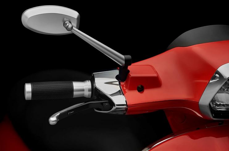 Griffe RIZOMA Urlo RS Ø 22/24 mm L 120 mm für Vespa Primavera/​Sprint, silber eloxiert