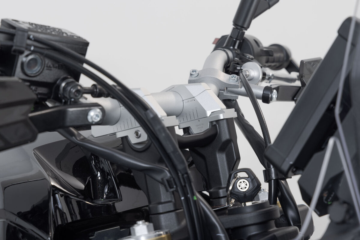 SW-Motech Lenkerverlegung variabel, silber für Ø 28 mm Lenker, H=28 mm für KTM 1290 Super Adventure