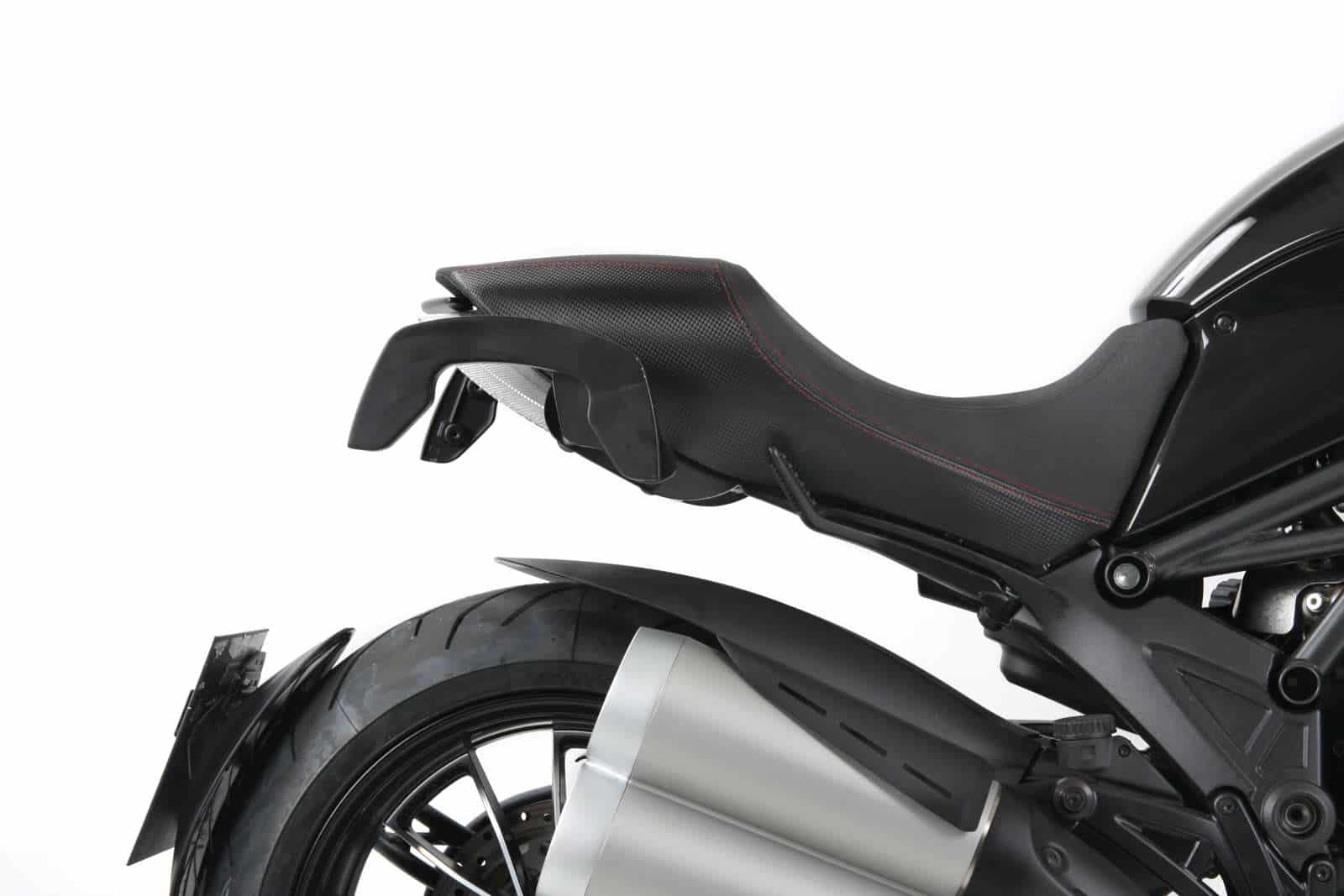 C-Bow Seitenträger schwarz für Ducati Diavel 1200 (11-18) Hepco & Becker