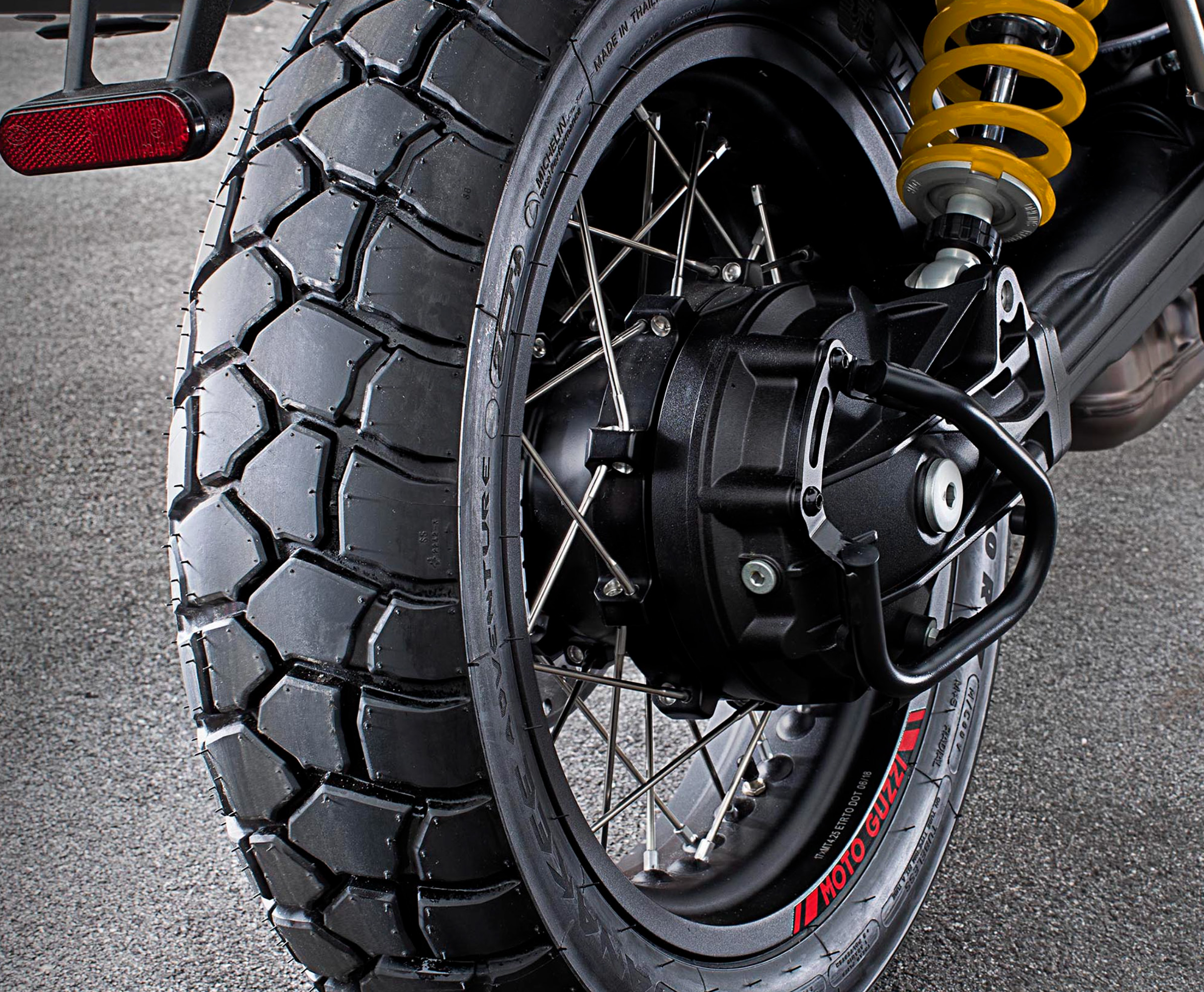 Kardanschutzbügel, schwarz V85 TT original Moto Guzzi