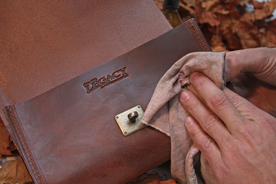 LEGACY Lederpflege Hepco & Becker