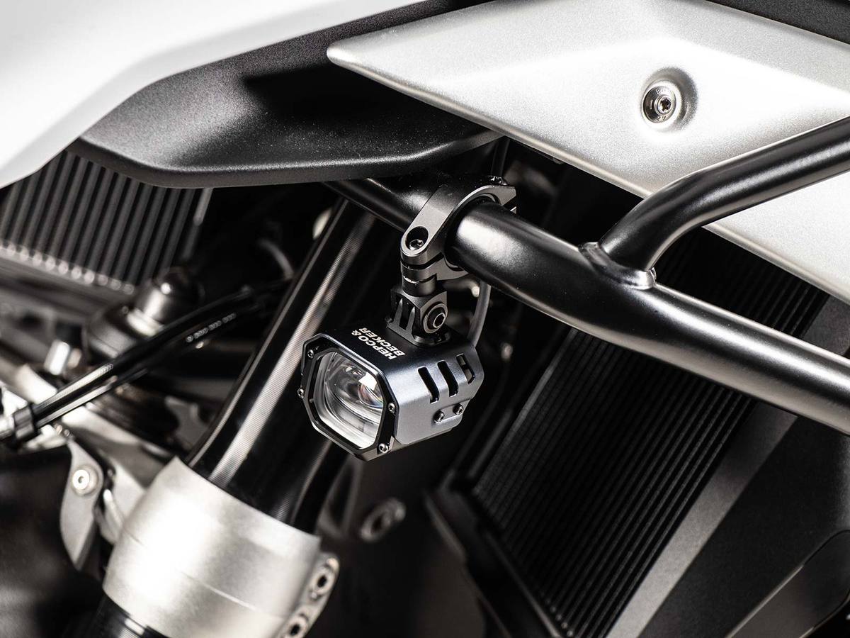 LED Zusatzscheinwerfer Nova inkl. Universalbefestigung für Röhre Ø18-25mm Hepco & Becker