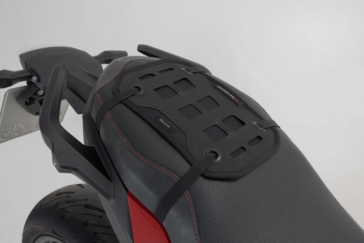 SW-Motech PRO Base mit MOLLE-Aufsatz