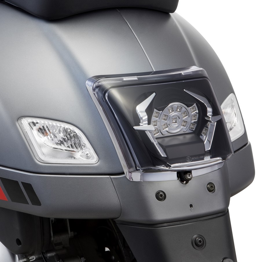 Rahmen Rücklicht Conversion für Vespa GTS/​GTS Super/​GTV 125-300ccm ('14-'18), chrom