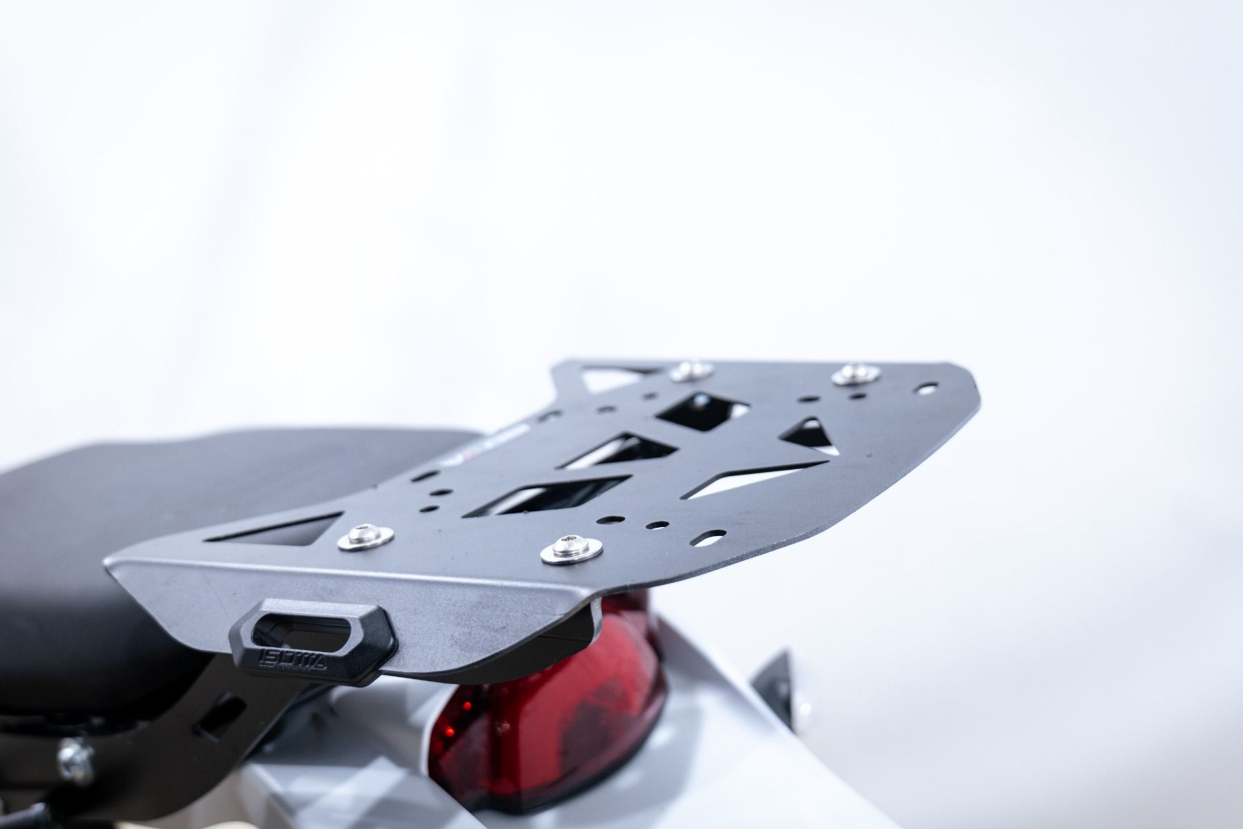 Gepäckträger aus Stahl für Ducati DesertX, schwarz