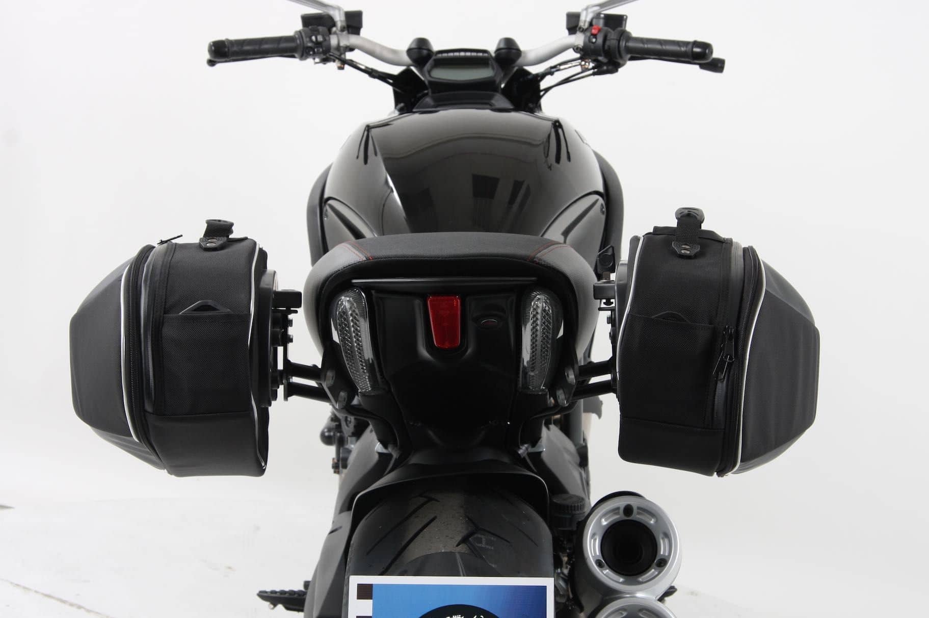 C-Bow Seitenträger schwarz für Ducati Diavel 1200 (11-18) Hepco & Becker
