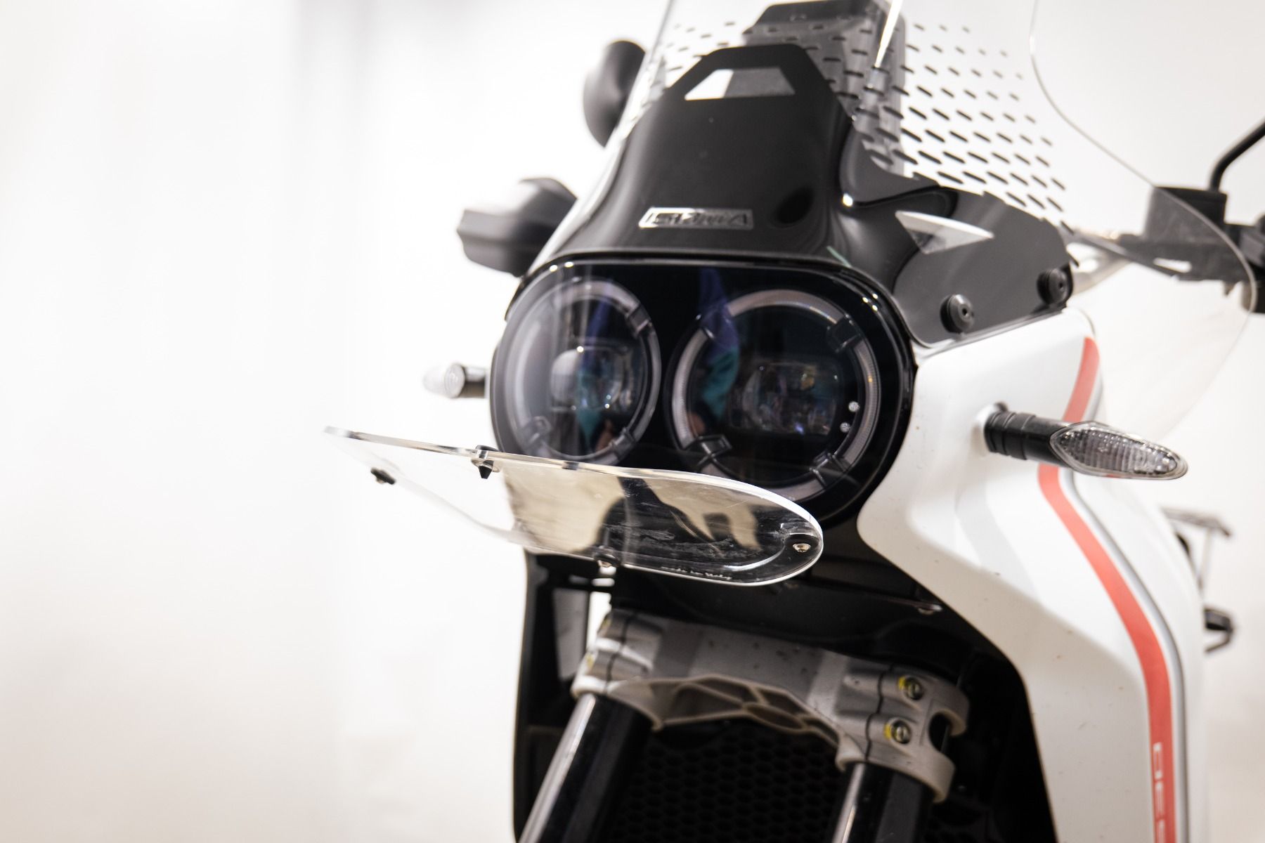 Scheinwerferschutz aus PMMA für Ducati DesertX