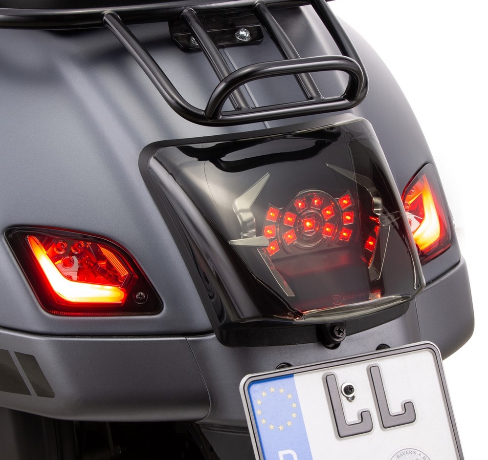 Blinker Kit vorne & hinten für Vespa GTS/​GTS Super/​GTV/​GT 60/​GT/​GT L ('03-'13), getönt