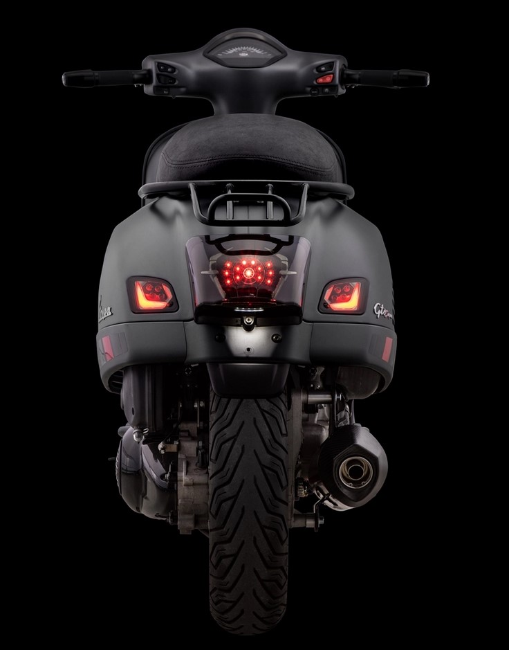 Blinker Kit hinten links/rechts für Vespa GTS/​GTS Super/​GTV 125-300ccm ('14-22), getönt