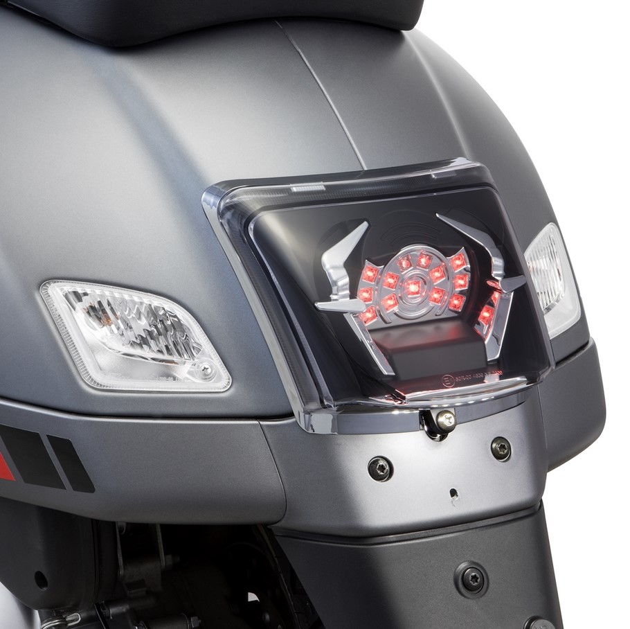 Rahmen Rücklicht Conversion für Vespa GTS/​GTS Super/​GTV 125-300ccm ('14-'18), chrom