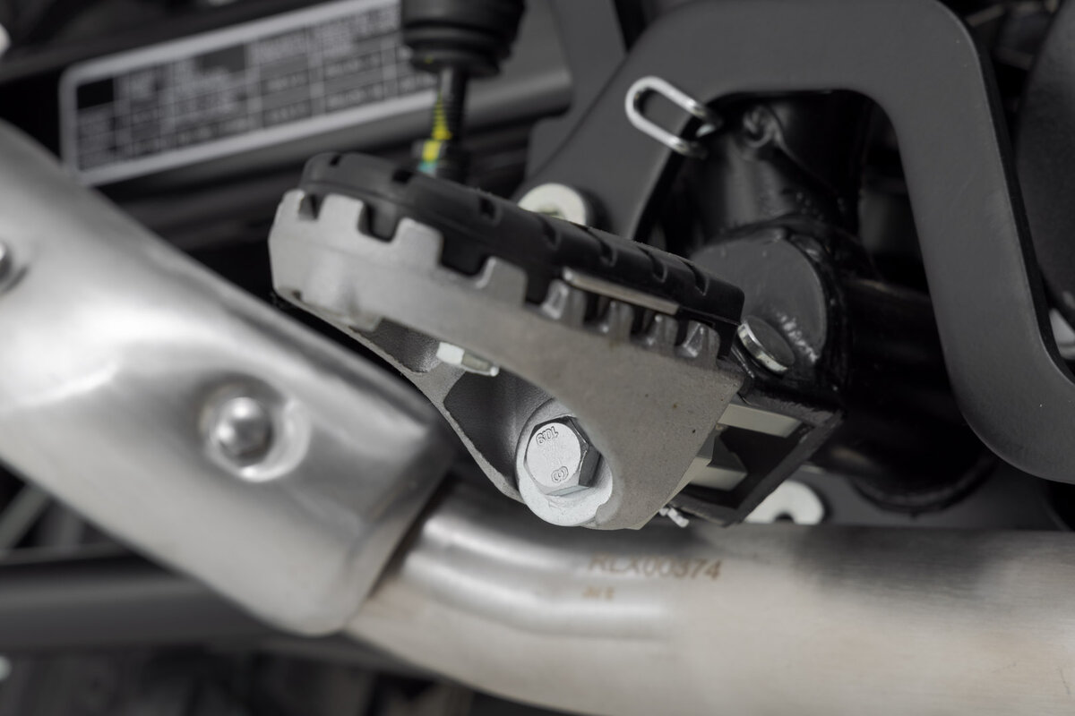 SW-Motech Verstellbare Fußrasten ION, Edelstahl, für Royal Enfield Himalayan