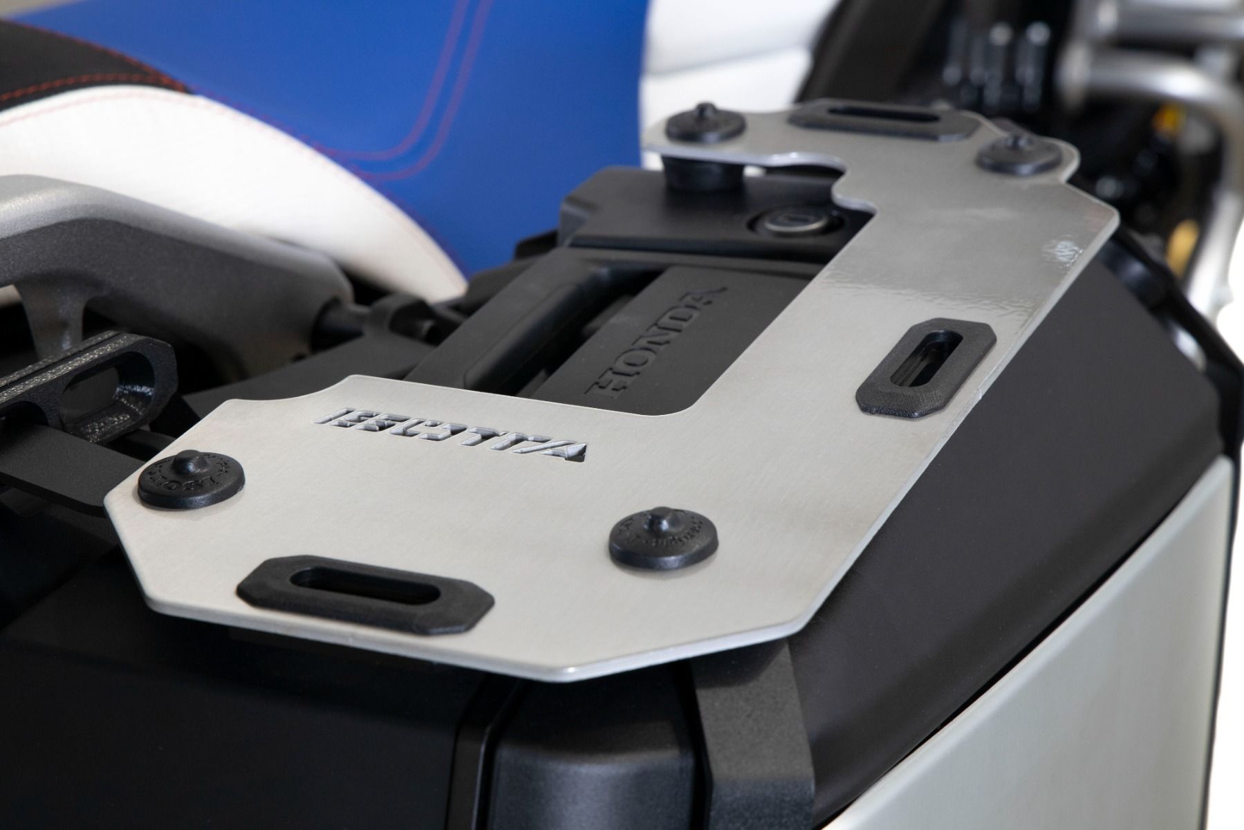 Gepäckträger für Seitenkoffer XL 750 Transalp /NT 1100 /ADV 750 /NC 750 X, Alu gebürstet poliert