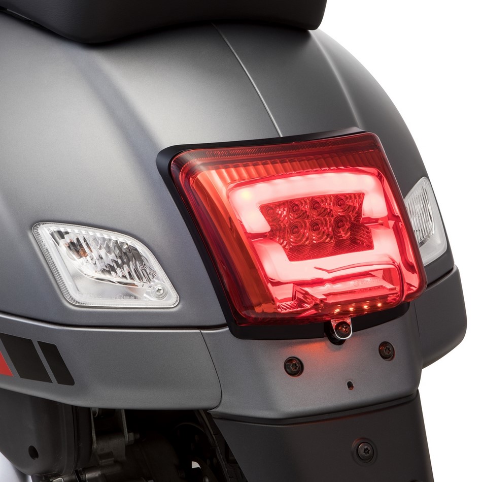 Rücklicht LED für Vespa GTS/​GTS Super/​GTV/​GT 60 125-300ccm (-'13), rot
