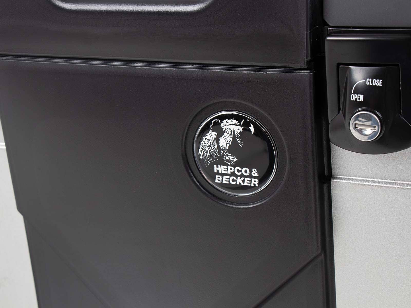 Gobi Seitenkoffersatz Black Edition inkl. Gepäckhaken Hepco & Becker