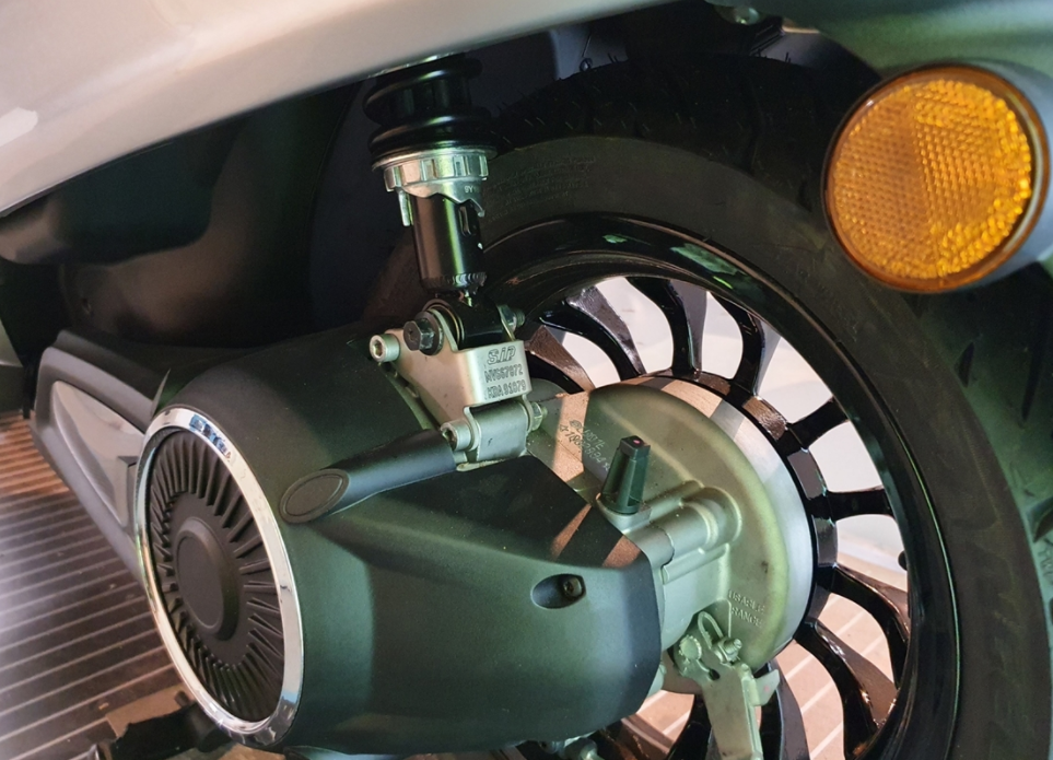 Adapter für Tieferlegung Stoßdämpfer, hinten für Vespa Primavera/​Sprint, Stahl