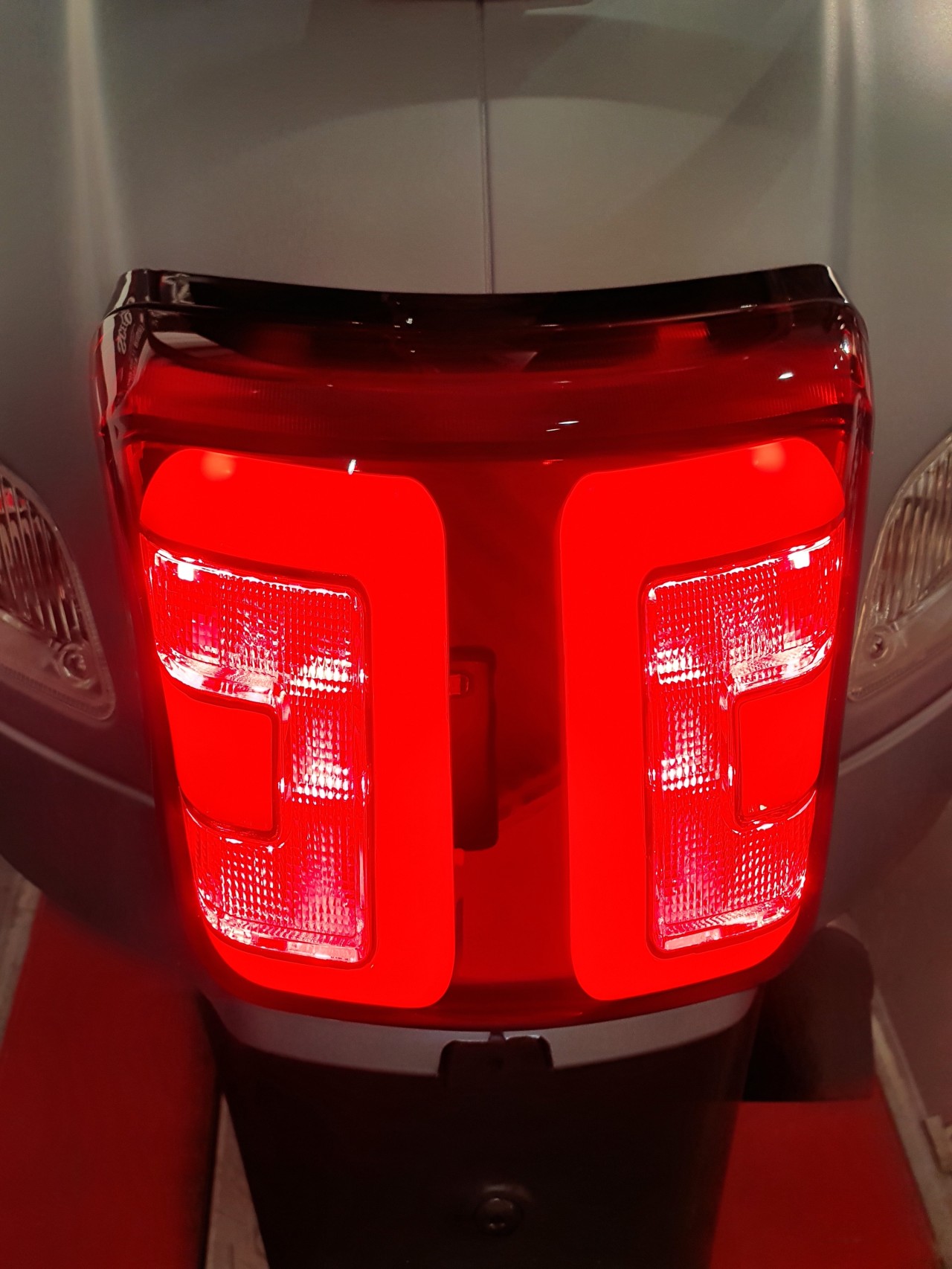 LED Rücklicht rot für Vespa GTS, GTS Super 125-300 ccm