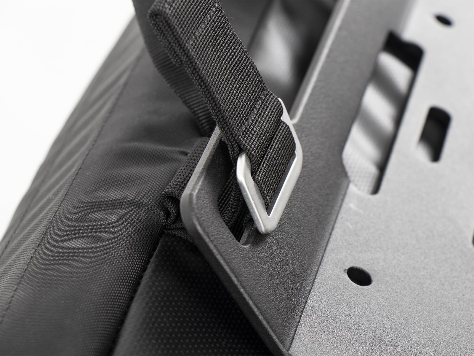 Seitentaschensatz Xtravel Basic inkl. 2x Universaladapterplatte für Rohrseitenkofferträger