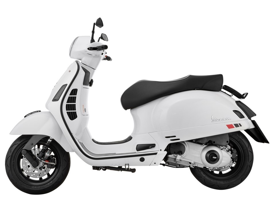 Rahmen Rücklicht für Vespa GTS/​GTS Super/​GTV 125-300ccm ('14-'18), schwarz matt