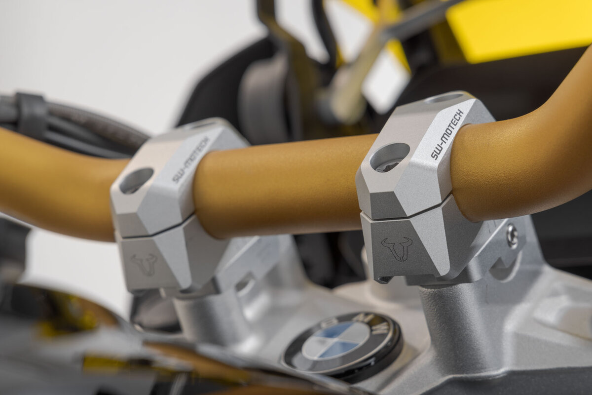 SW-Motech Lenkerverlegung variabel, silber für Ø 32 mm Lenker, H=30 mm für BMW R 1200 GS LC
