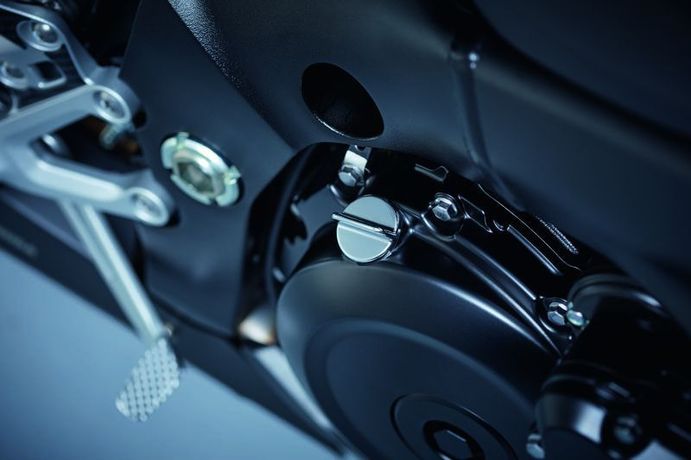 Öleinfüllstutzen (chrom) für Suzuki GSX-R1000 BJ. 2007-2008/ 2009-2011/ 2012-2016/ GSX1300R Hayabusa