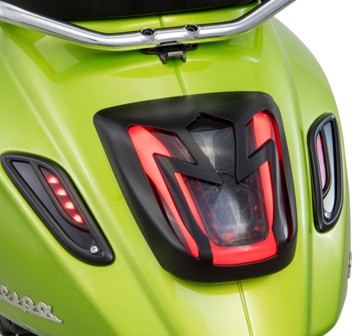 Rücklichtgitter für Vespa Primavera/​Sprint 50-150ccm 2T/​4T AC, schwarz matt