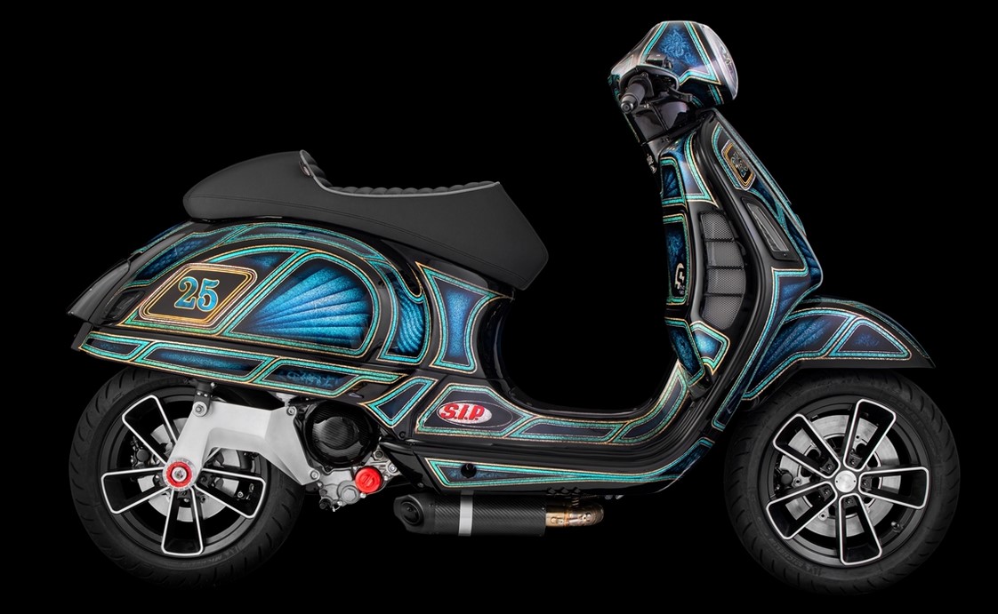Felge vorne/hinten 13” für Vespa GTS/​GTS Super/​GTV/​GT 125-300ccm, schwarz mit silbernem Rand