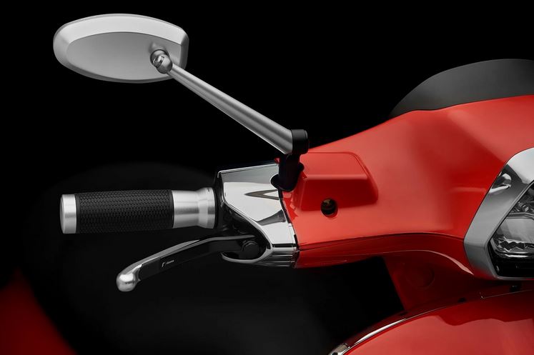 Sporthebel Set RIZOMA für Vespa Primavera/​Sprint/​Elettrica, silber/schwarz