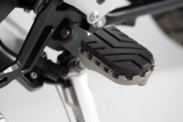 SW-Motech Verstellbare Fußrasten ION, Edelstahl, für Triumph Tiger 900