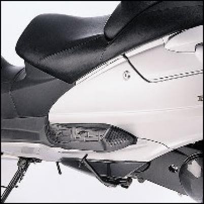Sozius-Trittbretterhöhung für Suzuki Burgman AN650 BJ. 2007-2012/ Burgman AN650 BJ. 2005-2006/ Burgm
