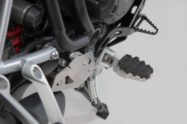 SW-Motech Verstellbare Fußrasten EVO, Edelstahl, für Triumph Tiger 900