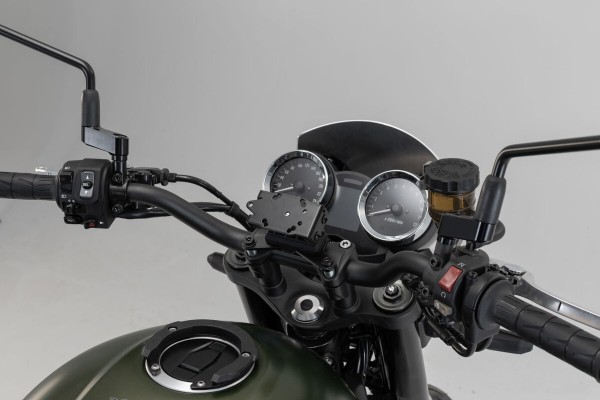 SW-Motech Navi-Halter im Cockpit für Kawasaki Z 900 RS /SE (26-)